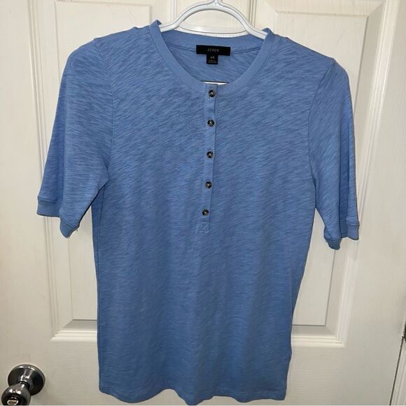 J Crew Slub Cotton Henley in light blue. Short sleeve size XS. Body length: 25". - Picture 2 of 9